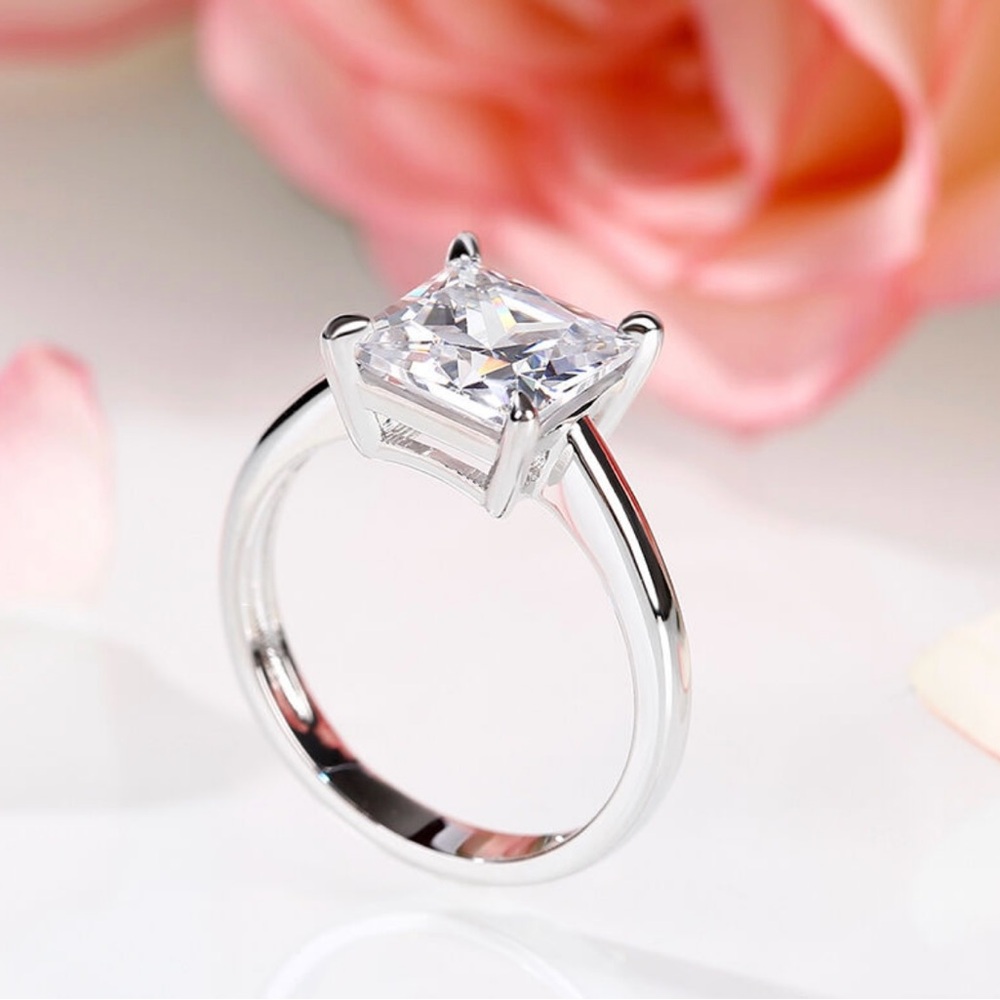 Jeulia Princess Cut Solitaire Sterling Silver Moissanite Ring